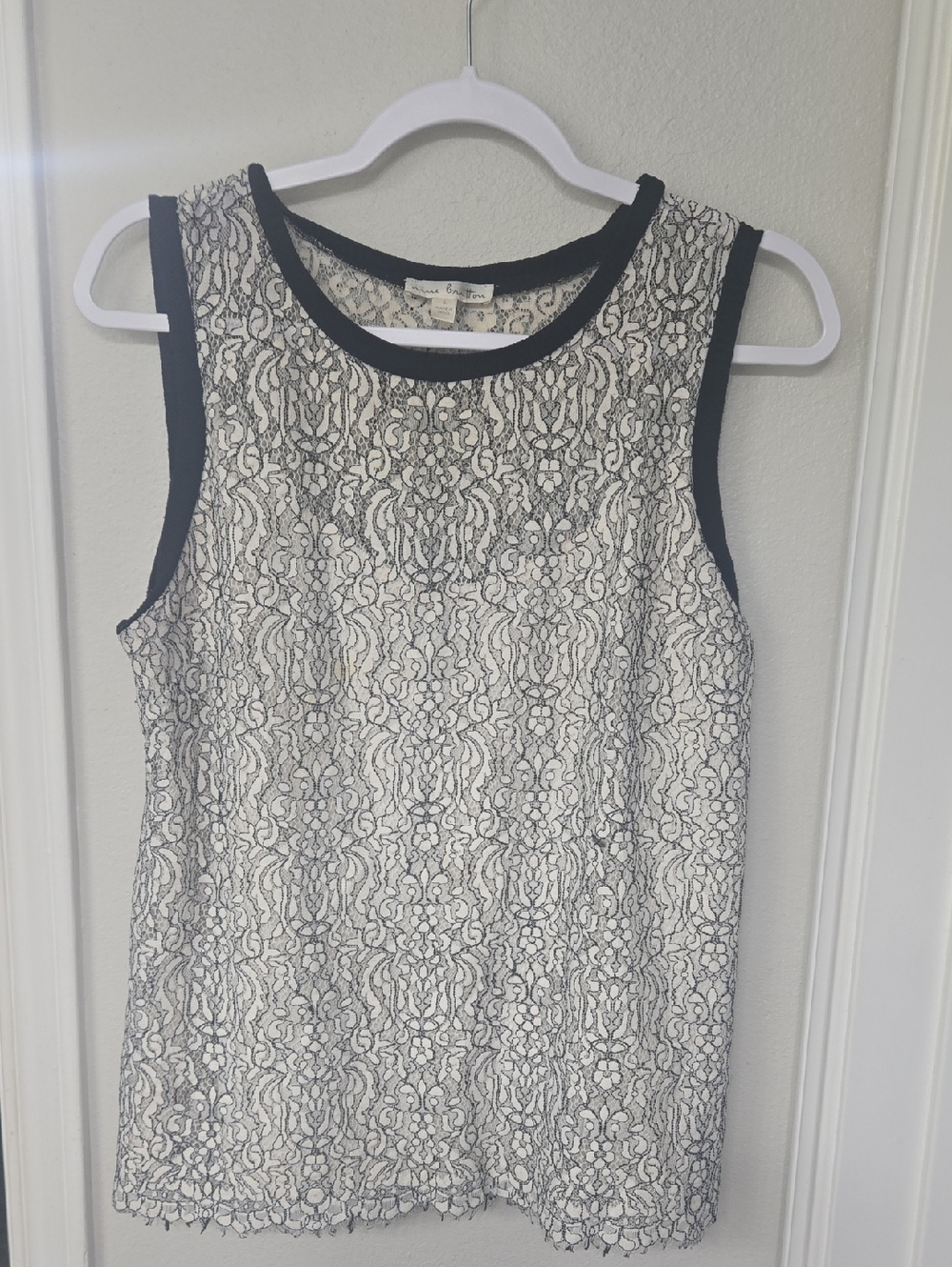 nine britton Black and Cream Lace Sleeveless Blouse